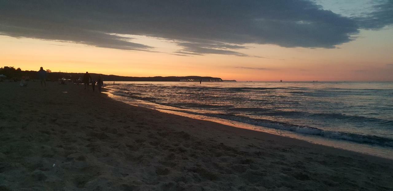 Gold By Praia Apartments - 600 M Do Plazy - Parking Sopot Buitenkant foto